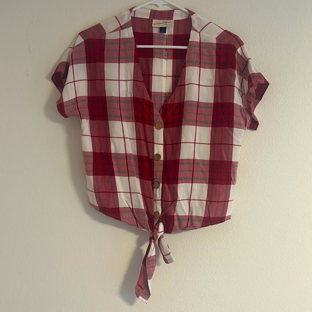 Plaid red & white top